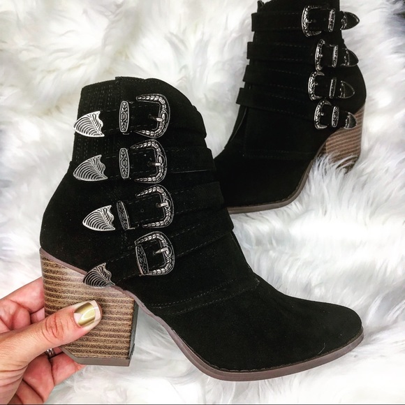 Shoes - 💥LAST PAIR SIZE 8💥 VEGAN Western Ankle Boot
